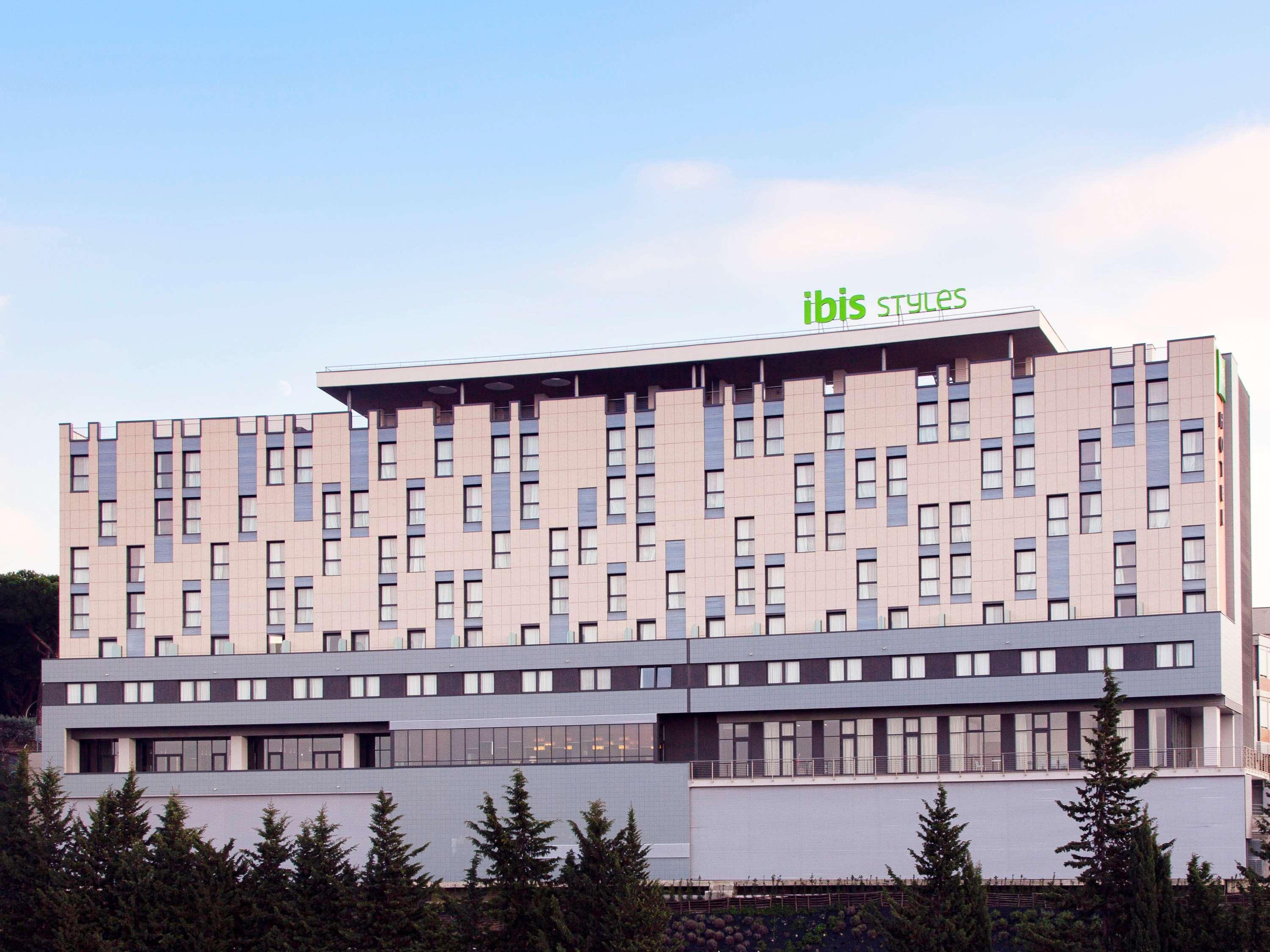 Ibis Styles Roma Eur Hotel Bagian luar foto