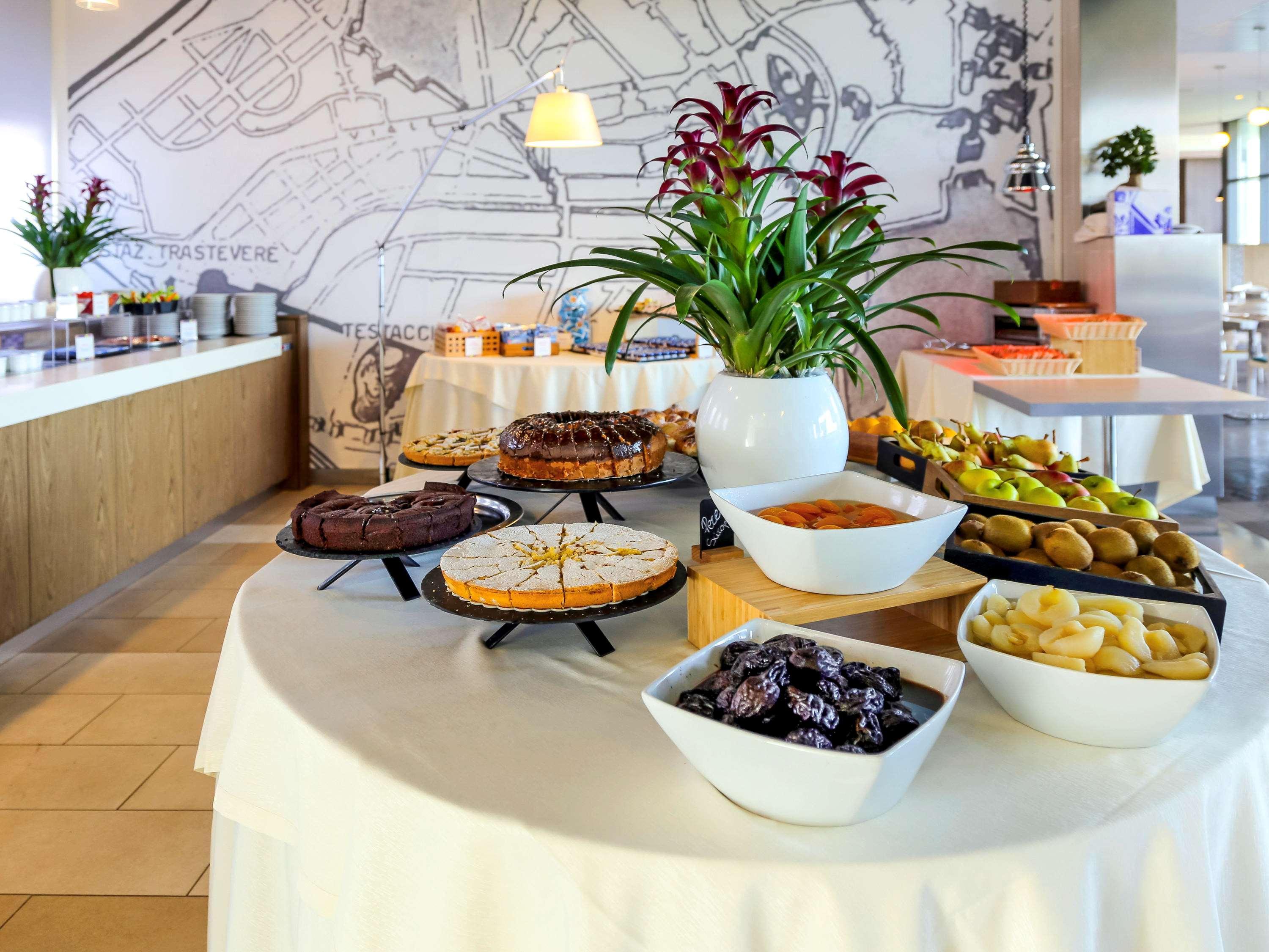 Ibis Styles Roma Eur Hotel Bagian luar foto