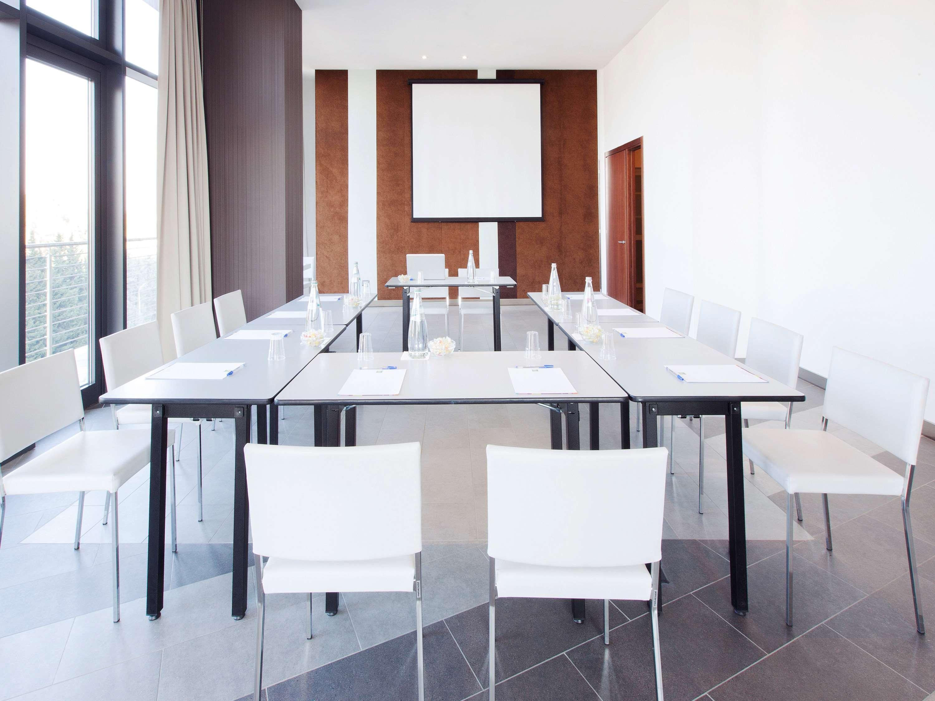 Ibis Styles Roma Eur Hotel Bagian luar foto