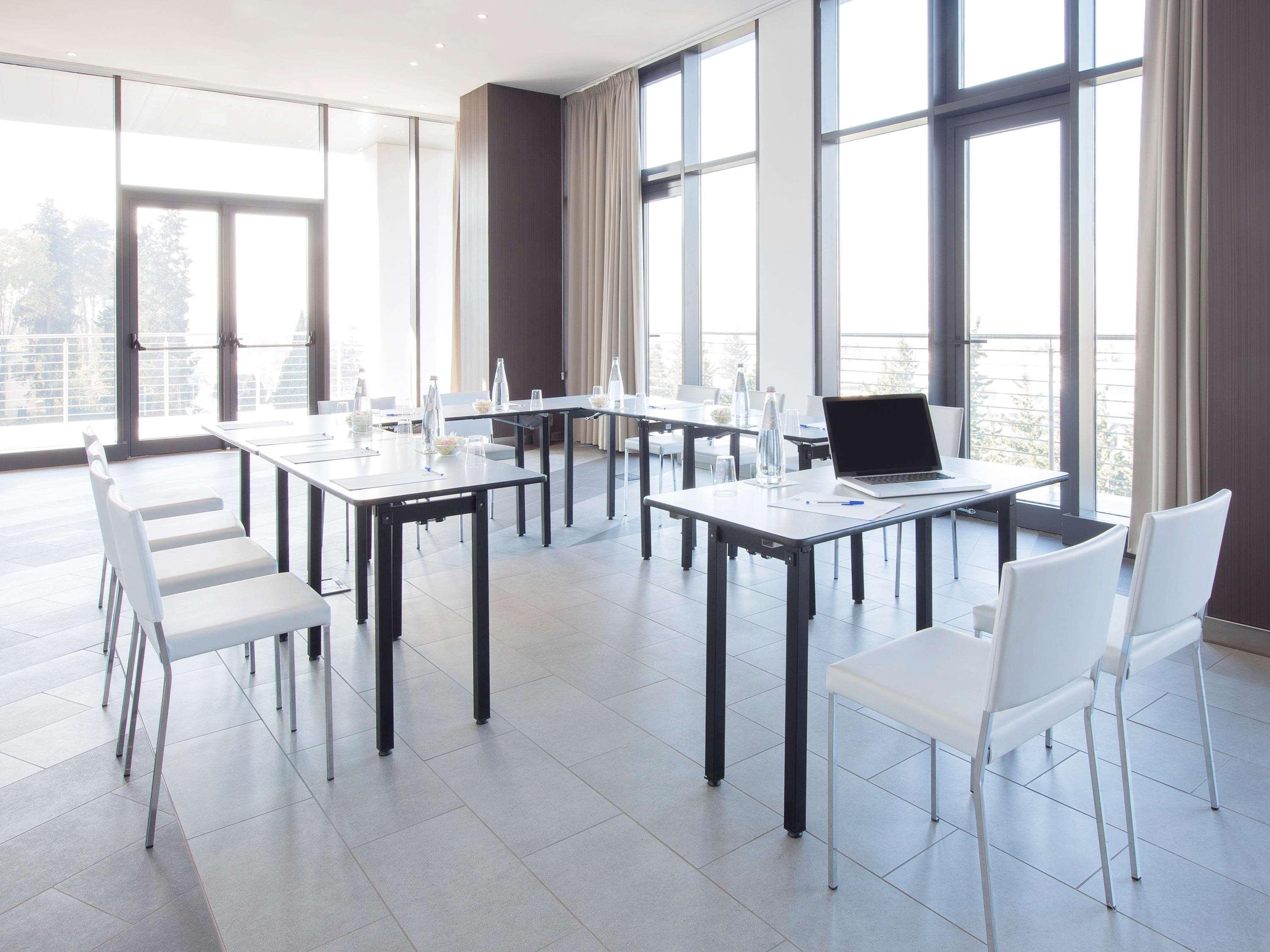 Ibis Styles Roma Eur Hotel Bagian luar foto