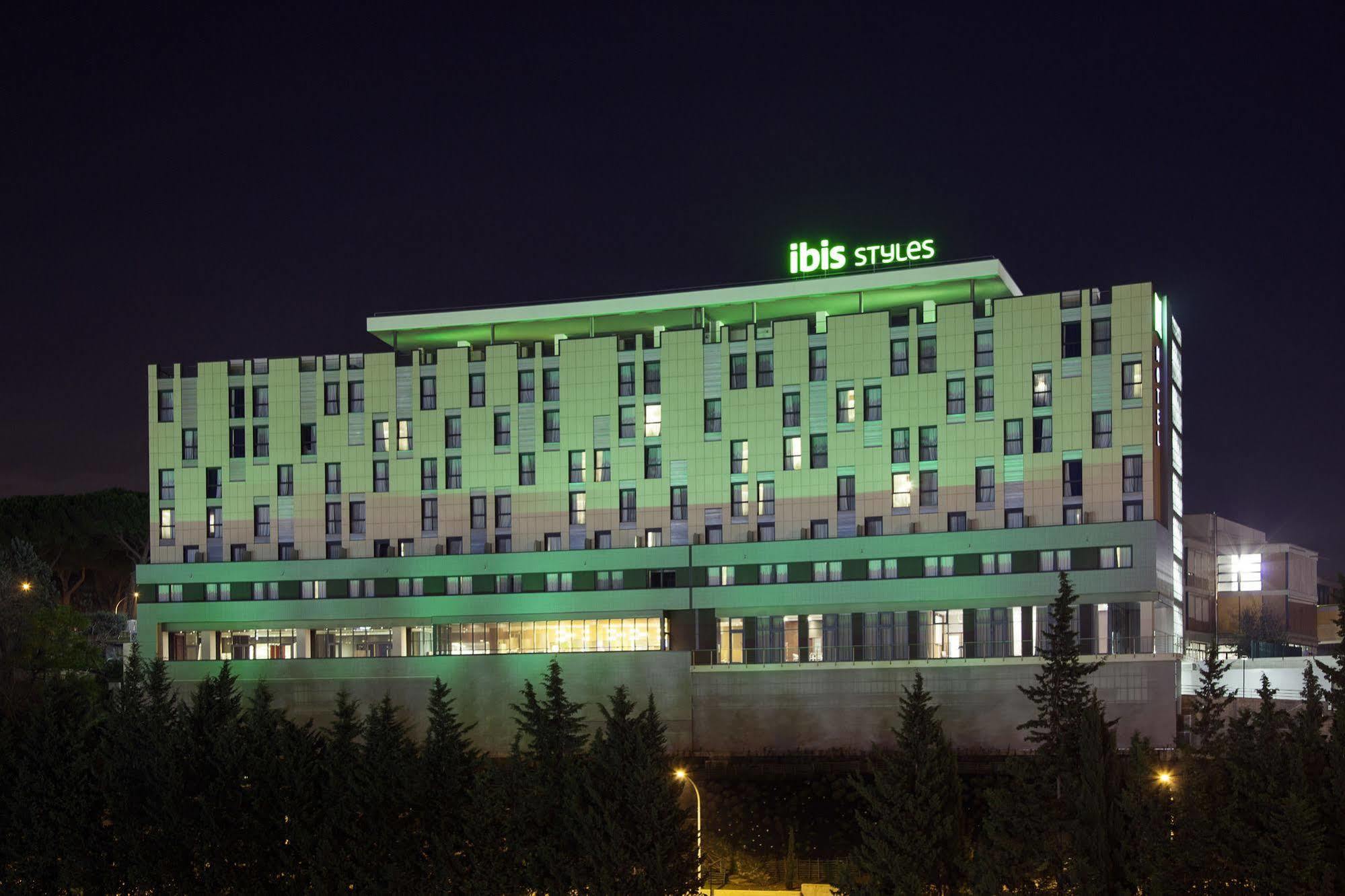 Ibis Styles Roma Eur Hotel Bagian luar foto