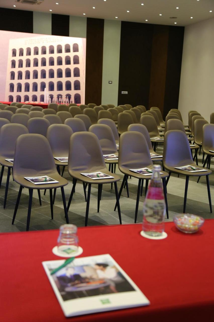 Ibis Styles Roma Eur Hotel Bagian luar foto